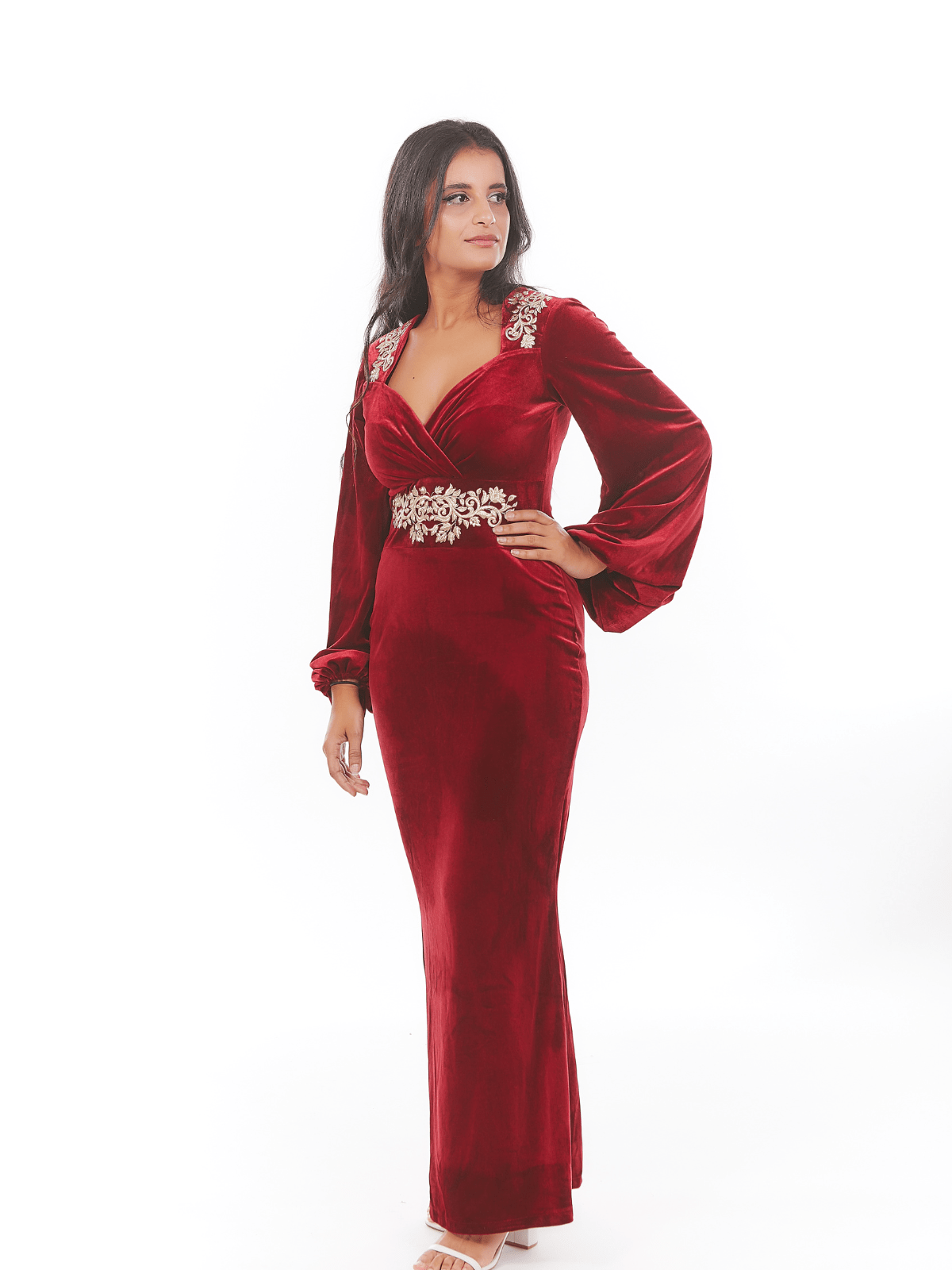 Robe portefeuille Nelya en velours brodé