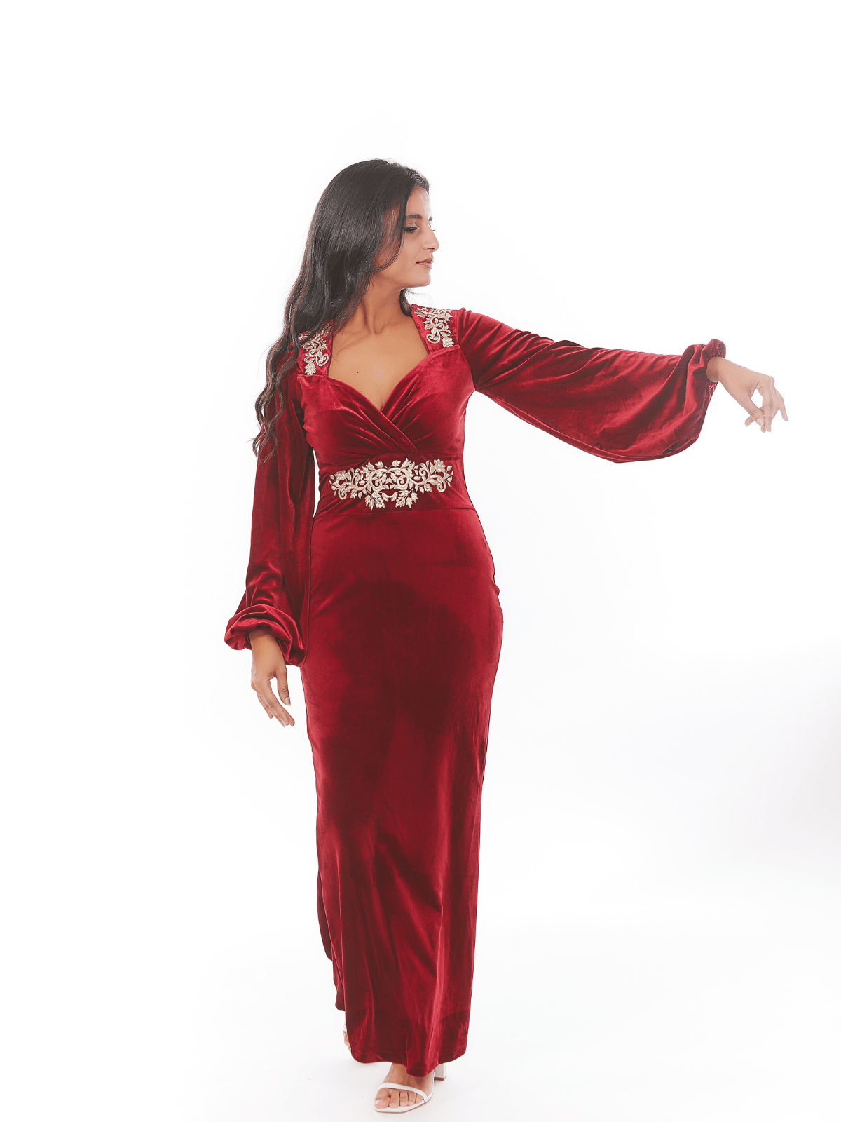 Robe portefeuille Nelya en velours brodé