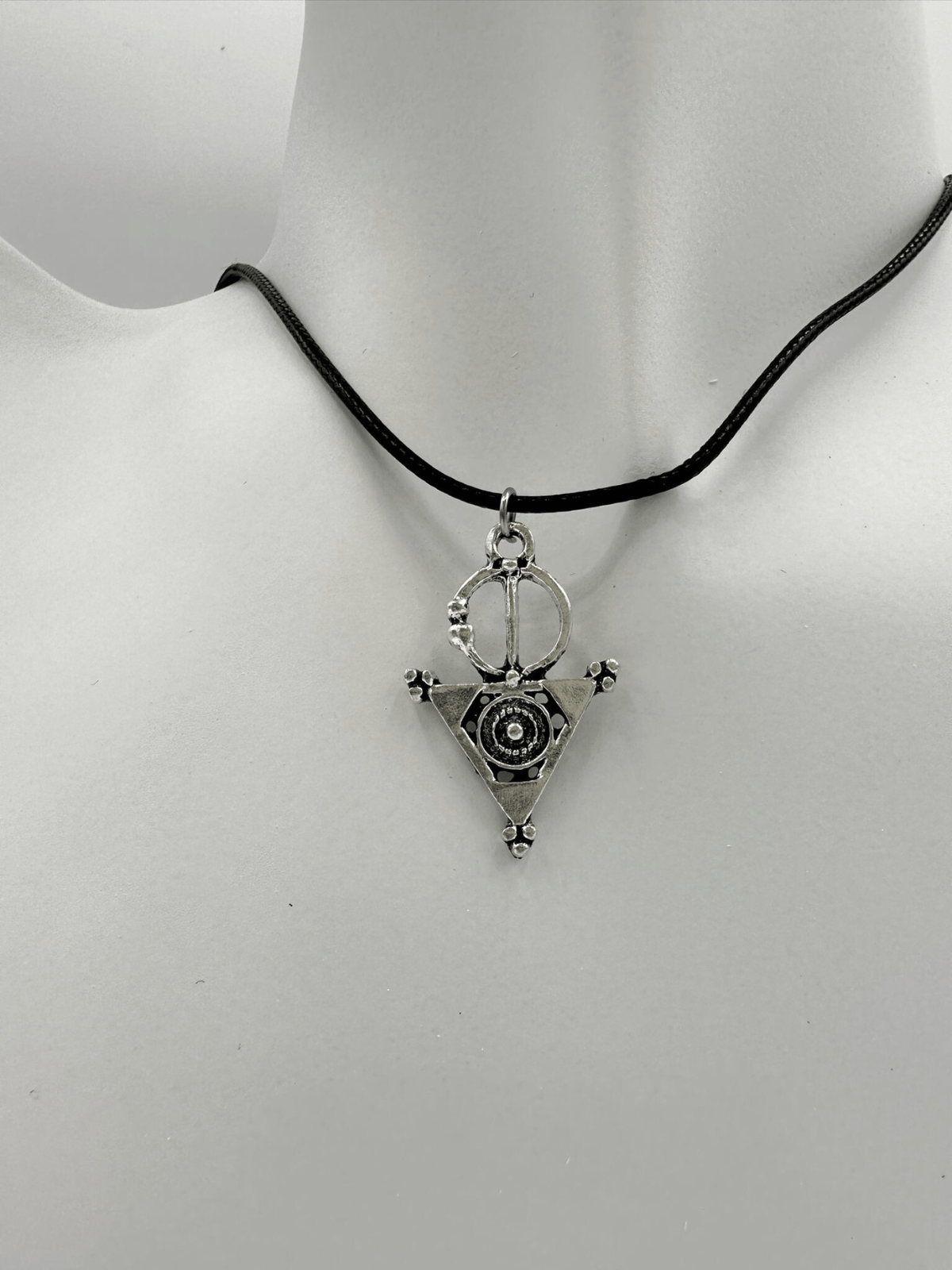 Collier Tiseghnest à fibule berbère
