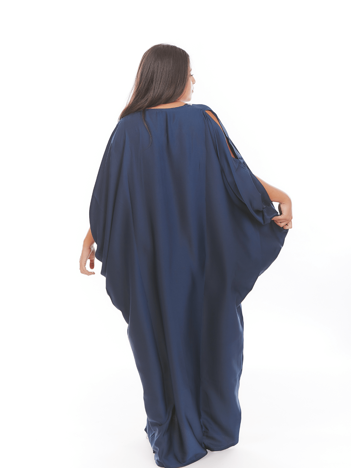 Robe d'hôtesse Amira à manches papillon épaules fendues