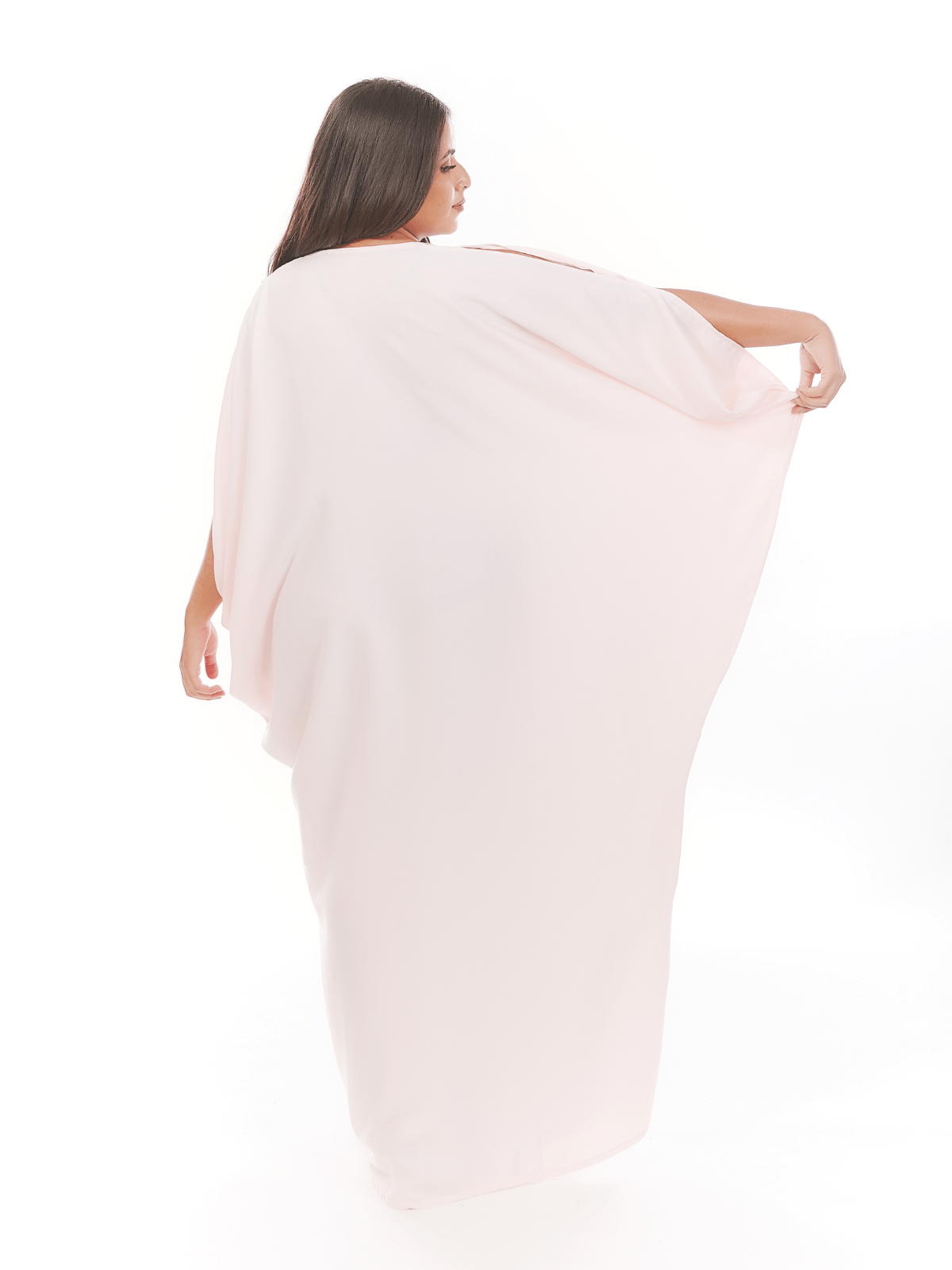 Robe d'hôtesse Amira à manches papillon épaules fendues