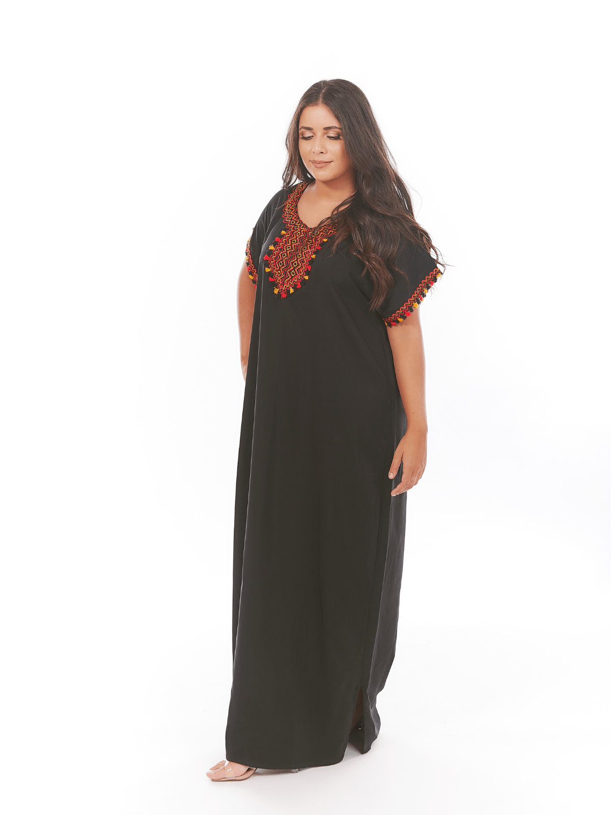 Robe d’hôtesse algérienne aux galons kabyle